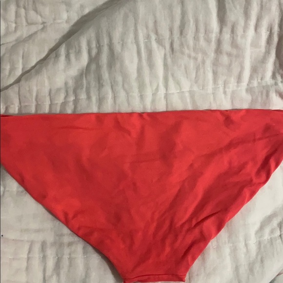 Maaji bottoms brand new condition - Picture 4 of 4